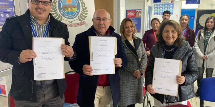 San Juan de la Costa y Osorno firmaron convenio para atención de otorrinolaringología