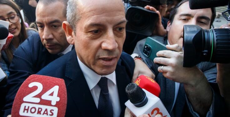 Caso Audios: Corte de Apelaciones revoca prisión preventiva de exdirector de la PDI, Sergio Muñoz