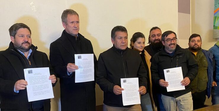 Termina el paro en Puerto Coronel: Trabajadores estarán en mesa de diálogo liderada por el Gobierno