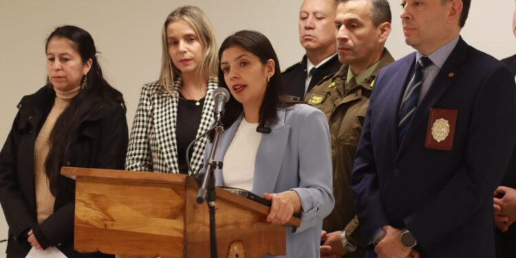 Gobierno anuncia querella por atentado incendiario en Río Negro