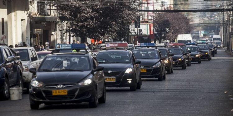 Seremi de Energía invita a dueños de taxis colectivos a postular al Concurso +Transporte Eléctrico