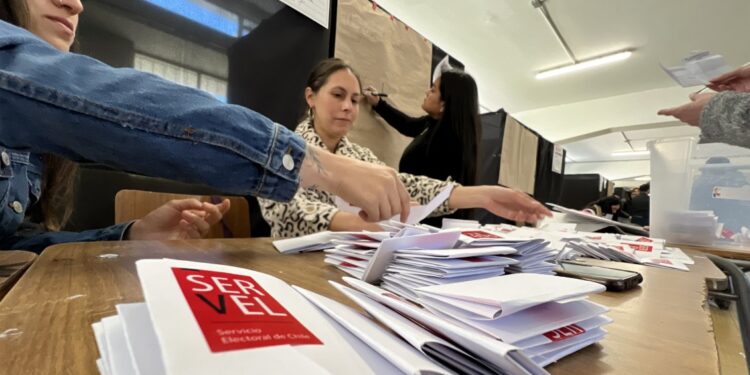 Primarias municipales: Tensión entre Chile Vamos y Republicanos por comunas claves