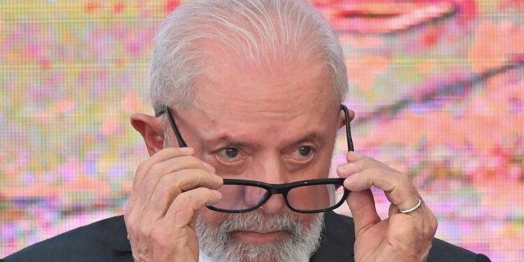 Lula aplaza su visita oficial a Chile para concentrarse en las inundaciones en Brasil