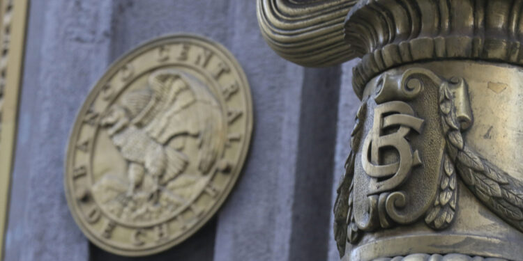 Creación de empresas en Chile cae 13,7% en marzo, su mayor baja desde diciembre de 2022