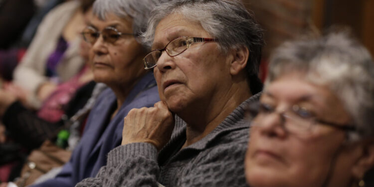 Golpe al bolsillo de jubilados: Inflación para adultos mayores se eleva en 0,5% sobre el IPC en un año