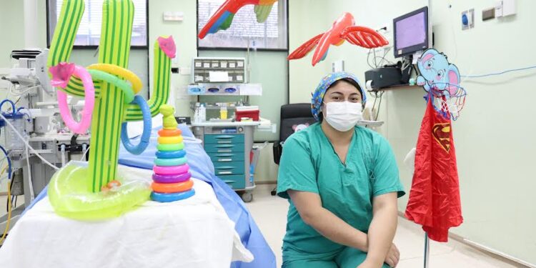 BatiMañas: El autito que acompaña a los niños y niñas a Pabellón en el Hospital de Osorno