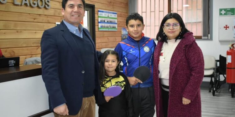 Niños de Club O’Higgins representaron a Osorno en campeonato de tenis de mesa