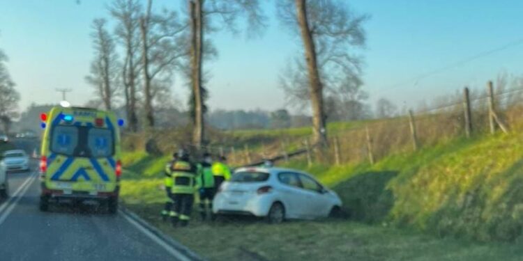 Una persona lesionada dejó accidente de tránsito en camino Las Quemas de Osorno