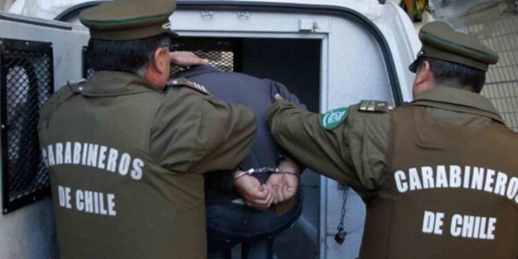 Osorno: Dos sujetos son detenidos tras robar en bodega comercial del sector Rahue Alto