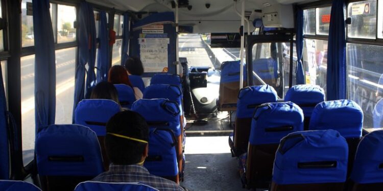 Sistema de pago electrónico en microbuses de Osorno comenzaría en 2025