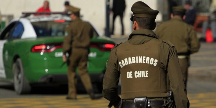 Osorno: Conductor perdió el control de vehículo y cayó a zanja en ruta 5