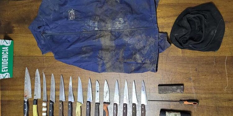 Pareja es detenida en Osorno por posesión de elementos para cometer delitos: tenían 14 cuchillos