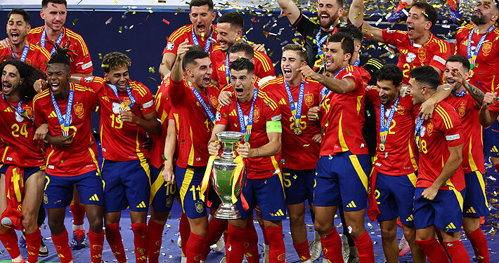 España venció a Inglaterra con un gol en la agonía y se coronó campeón de la Eurocopa