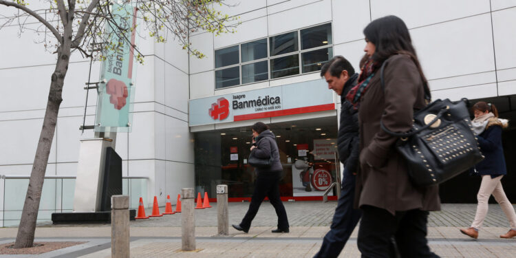 Banmédica a la venta: Expertos llaman a la «tranquilidad» por incertidumbre de afiliados