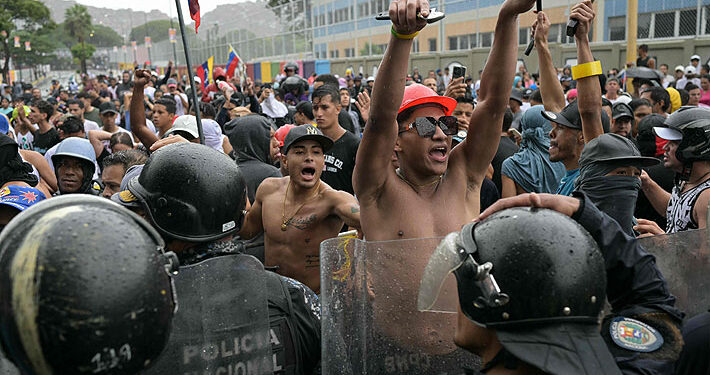 Crisis en Venezuela: Reportan cuatro muertos en protestas contra Maduro y la detención de dirigente opositor