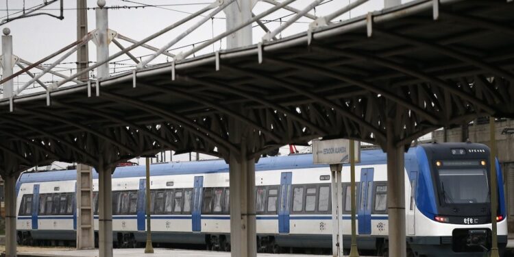 Pruebas sin realizar: Contraloría constató irregularidades en trenes de pasajeros de EFE