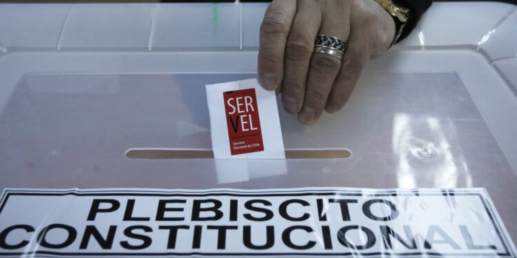 Servel definió millonaria multa para Aprueba por Chile y Democracia Viva por plebiscito de 2022