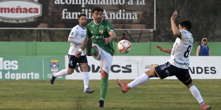 Provincial Osorno cayó 4-2 frente a Trasandino por decimoquinta fecha de la Segunda Liga 2D