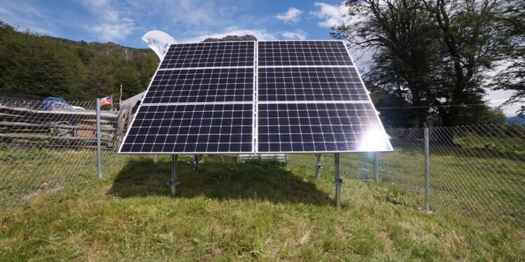 Organizaciones sociales sin fines de lucro pueden postular a colectores solares o paneles fotovoltaicos en la región