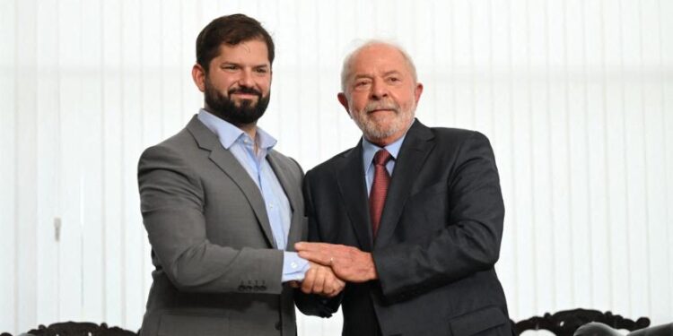 Presidente Lula da Silva visita Chile este domingo en medio de crisis en Venezuela