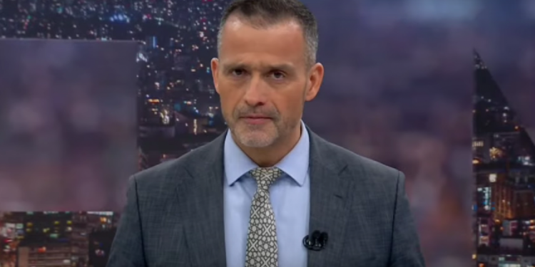 Equipo de TVN, encabezado por Iván Núñez, fue detenido en Venezuela