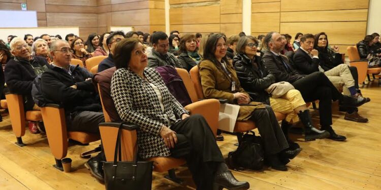Jornada sobre atención primaria universal reúne a sociedad civil y funcionarios en Osorno