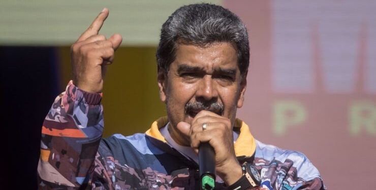 Tras discurso de Boric: Venezuela suspende “indefinidamente” los vuelos comerciales con Chile