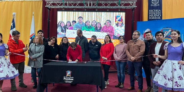 Firman acuerdo de diseño para nueva infraestructura de escuela Estación Nuevo Porvenir en Puyehue