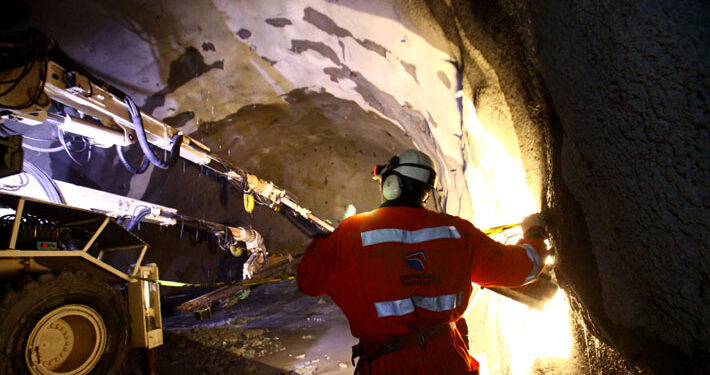 Acuerdo de Codelco con trabajadores de El Teniente incluye bono de $22,5 millones