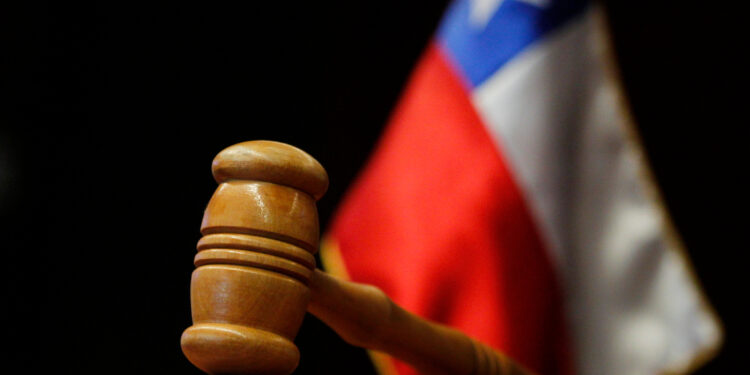 Cadem: Sólo un 10% evalúa positivamente al Poder Judicial y a un 82% no le genera confianza