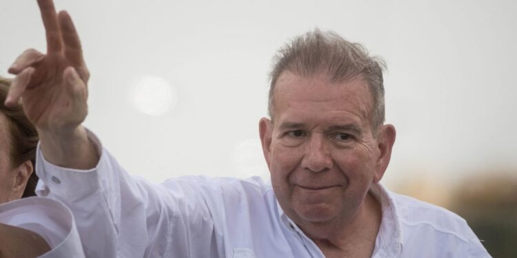 Edmundo González llegó a España como asilado político