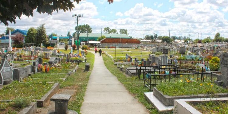 Informan extensión de horario de funcionamiento de cementerio de Rahue Alto