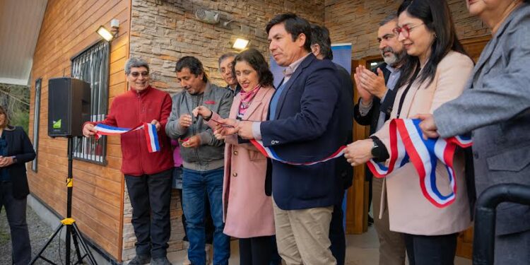Con presencia de autoridades y vecinos, inauguran anhelado centro comunitario Los Notros