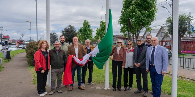 Izan bandera italiana en Plaza de las Banderas de Osorno