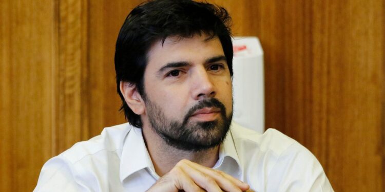 Diputado Joaquín Lavín León presentó su renuncia a la UDI
