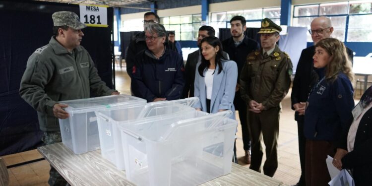 Tras recorrido en local de votación: autoridades de Los Lagos informan medidas por elecciones
