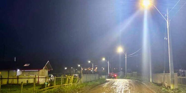 Reponen luminarias de alumbrado público en sectores rurales y urbanos de San Pablo