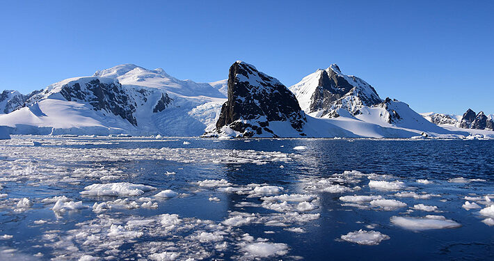 Encuentran una misteriosa estructura de hielo en la Antártica