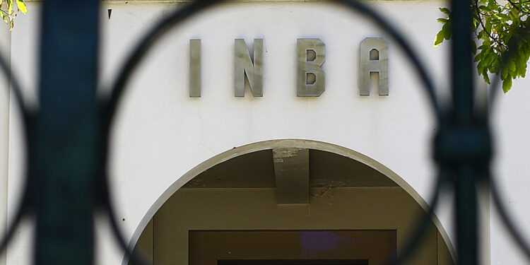 Fiscalía investiga a autoridades del INBA e incauta documentos y equipos