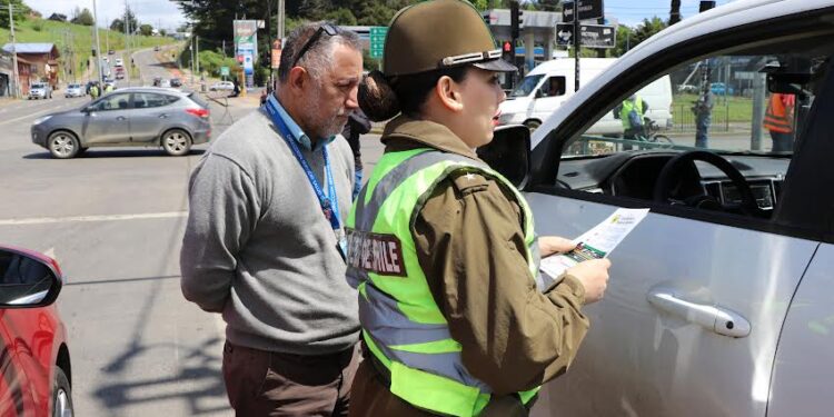 Servicio de Salud Osorno y Carabineros llaman a ceder paso preferente a vehículos de emergencia