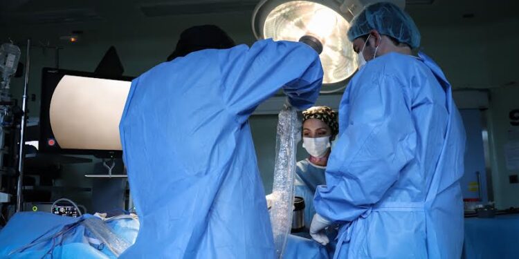 Sociedad de Cirujanos de Chile destaca innovación quirúrgica en Hospital Osorno