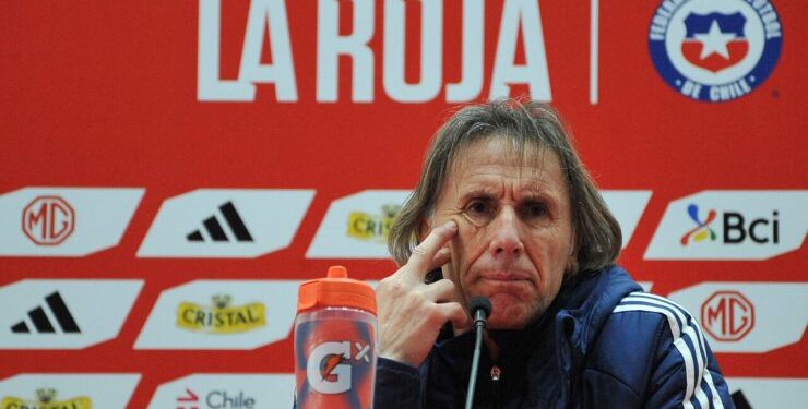 Con inesperados regresos: Gareca anuncia nómina de la Roja para encuentros contra Perú y Venezuela