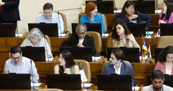 Presidente frena proyecto para endurecer Ley de Migraciones tras críticas del Frente Amplio