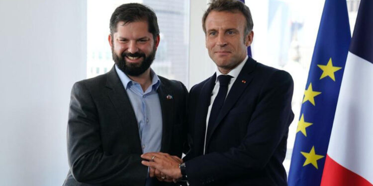 Presidente de Francia visitará Chile la próxima semana