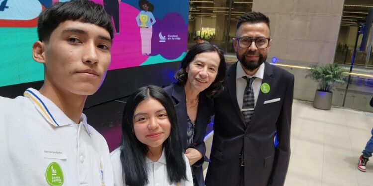 Liceo Eleuterio Ramírez de Osorno gana concurso de educación financiera del Banco Central