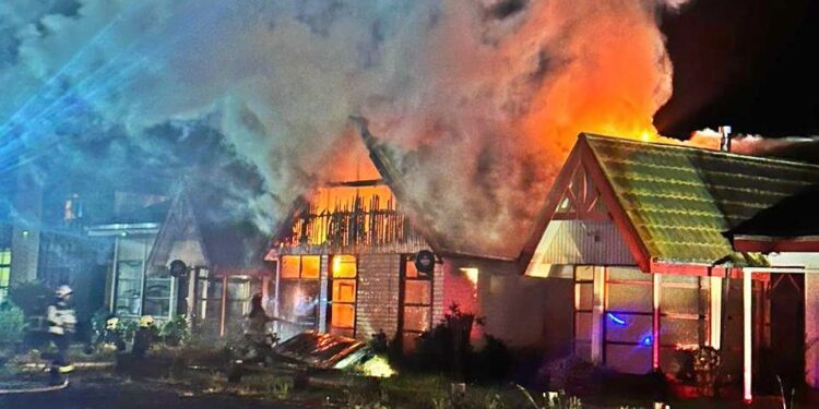 Incendio dejó pérdidas totales en restaurant de Purranque: avalúo supera los 100 millones