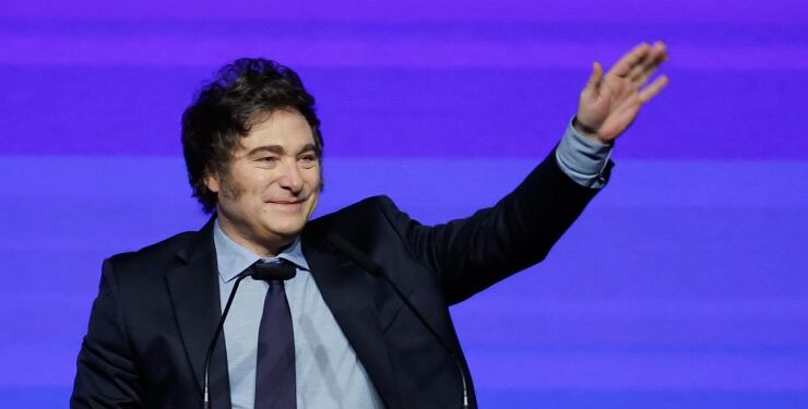 Argentina: Gobierno de Javier Milei despidió a 2.400 empleados del Ministerio de Justicia