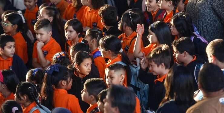 Mineduc publica calendario escolar 2025: Clases comienzan el 5 de marzo