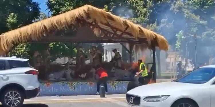 Pesebre fue quemado en plena plaza de Concepción: se presume intencionalidad