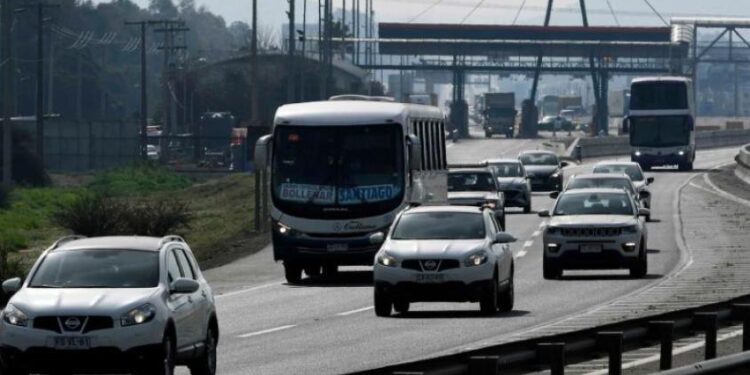 Gobierno anuncia rebaja de peajes en carreteras durante las fiestas de fin de año